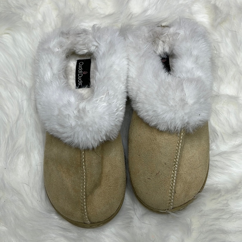 Cuddl duds furry slippers